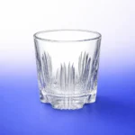 كوب سلكتا بورميولي روكو زجاجي شفاف منقوش بلقطة قريبة