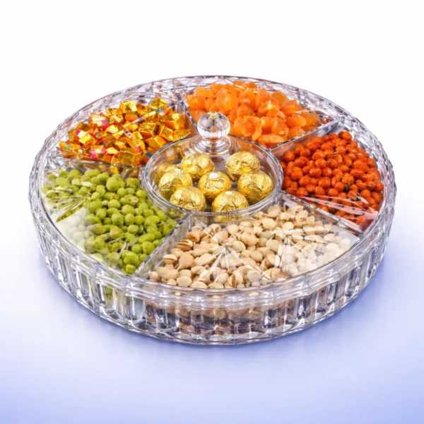 طبق تسالي أكريليك مقسم 6 خانات ممتلئ بالمكسرات