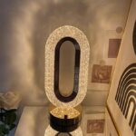 اباجورة bedside lamp بإضاءة LED خافتة بجانب السرير